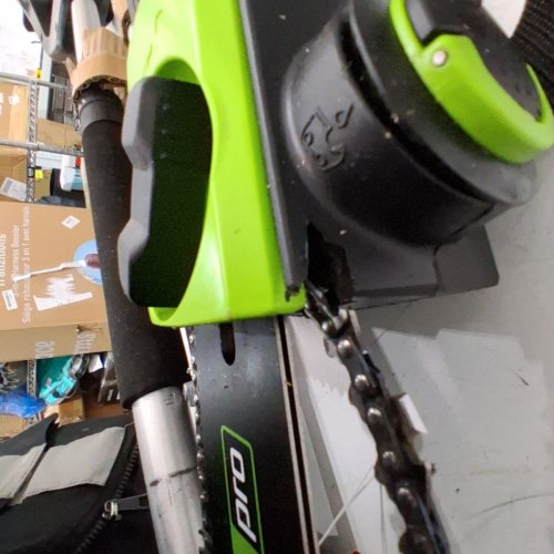 GREENWORKS PRO CORDLESS ADJUSTABLE POLESAW WITH CARRY STRAP - BATTERY & CHARGER NOT INCLUDED - 80V - 10" BLADE - 9FT-14FT - GREEN/BLACK - (MODEL: PS80L000) image 4