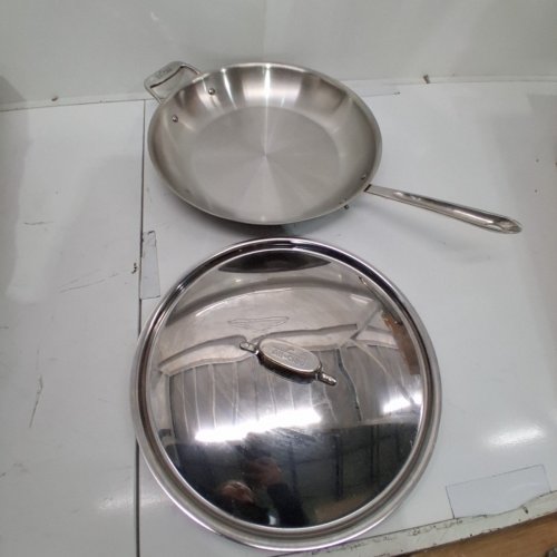 ALL-CLAD D3 NON-STICK FRYING PAN - 14" - SILVER image 3