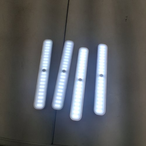 4PK WILLED RECHARGEABLE UNDER CABINET LIGHTS WITH MOTION SENSOR - 6000K COOL WHITE - WHITE image 2