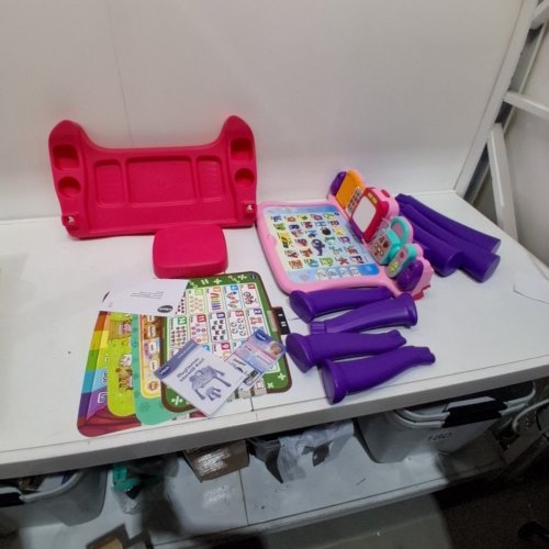 *FRENCH EDITION* VTECH INTERACTIVE 4-IN-1 MAGIC BACK TO SCHOOL LEARNING DESK WITH STOOL, CHALKBOARD, EASEL, WRITING PAD & PROJECTOR, AGES 3-6- PINK/PURPLE- (MODEL: 195855) image 3