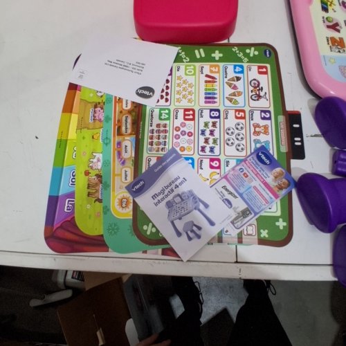 *FRENCH EDITION* VTECH INTERACTIVE 4-IN-1 MAGIC BACK TO SCHOOL LEARNING DESK WITH STOOL, CHALKBOARD, EASEL, WRITING PAD & PROJECTOR, AGES 3-6- PINK/PURPLE- (MODEL: 195855) image 4
