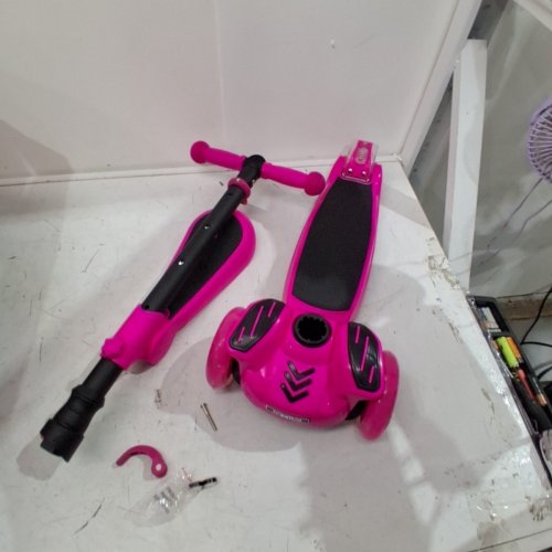 HURTLE SCOOTKID SIT-OR-STAND SCOOTER WITH LIGHT UP WHEELS - 132LBS CAPACITY - PINK (MODEL#: HURFS86TB) image 2