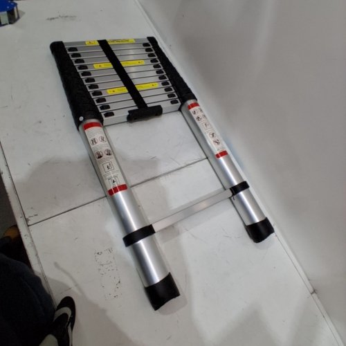 ALUMINUM NON-SLIP TELESCOPING LADDER WITH STABILITY HOOKS - 330LBS CAP, 16.5FT - SILVER (MODEL: EN131CE) image 3