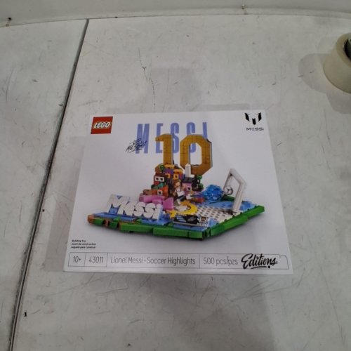 500PC LEGO LIONEL MESSI – SOCCER HIGHLIGHTS (MODEL: 43011 / 1939201) image 2