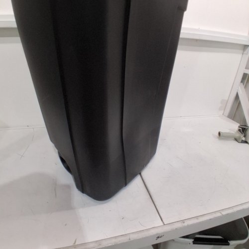 RUBBERMAID ROUGHNECK HEAVY-DUTY WHEELED TRASH CAN - 128L - BLACK image 3