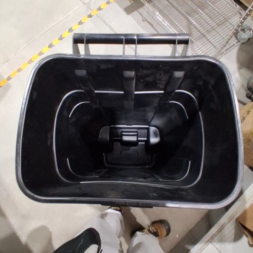 RUBBERMAID ROUGHNECK HEAVY-DUTY WHEELED TRASH CAN - 128L - BLACK image 5