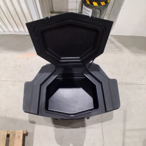 MOTOALLIANCE HIGHLANDS REAR UTV CARGO BOX FOR 2018-2026 CAN-AM MAVERICK SPORT/TRIAL - BLACK (MODEL: JC11141_MAVERICK) image 6