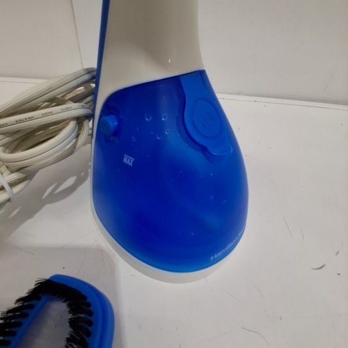 HAMILTON BEACH HANDHELD GARMENT STEAMER WITH BRUSH ATTACHMENT - BLUE/WHITE (MODEL: 11556C) image 4