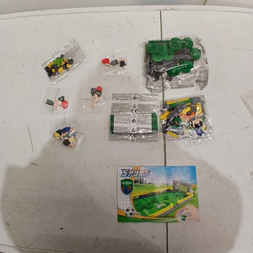 213PC STEAM TOY SPORT SOCCER GAME WITH ACTION FIGURES & BUILDING BRICKS - GREEN/YELLOW (MODEL: 25490) image 3