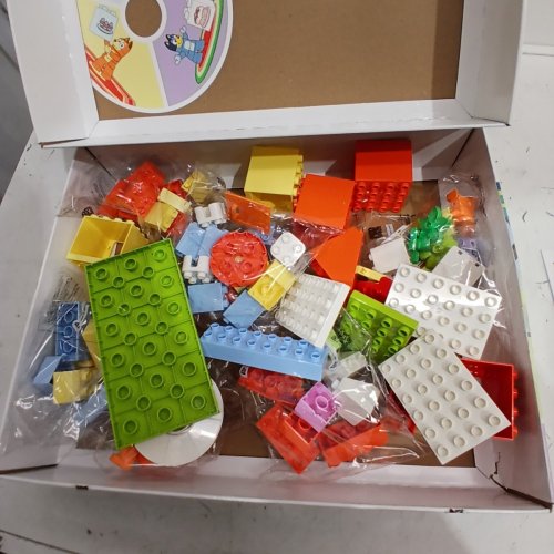 83PC LEGO DUPLO BLUEYS FAMILY HOUSE - AGES 3+ (MODEL: 10459) image 3