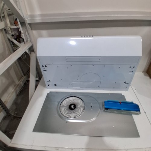 BROAN-NUTONE UNDER-CABINET RANGE HOOD - WHITE (MODEL: GLA1303WW) image 3