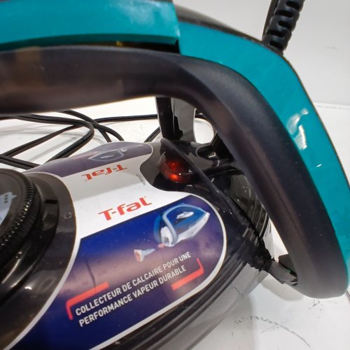 T-FAL ULTRAGLIDE PLUS ENHANCED STEAM IRON WITH CALCIUM COLLECTOR - BLACK/TEAL (MODEL: 1980969/FV5871Q0) image 2