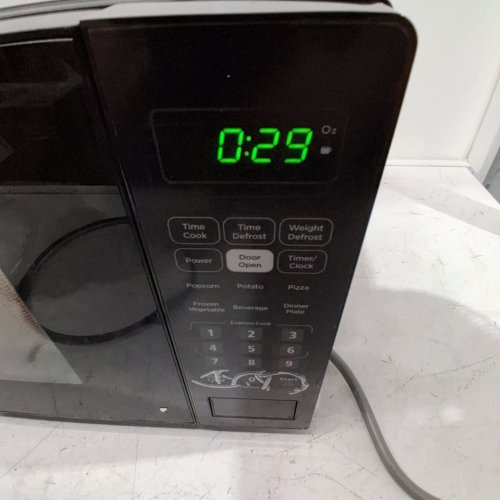 DANBY COUNTERTOP MICROWAVE - 0.7 CU.FT. - BLACK (MODEL: DBMW0721BBB) image 2