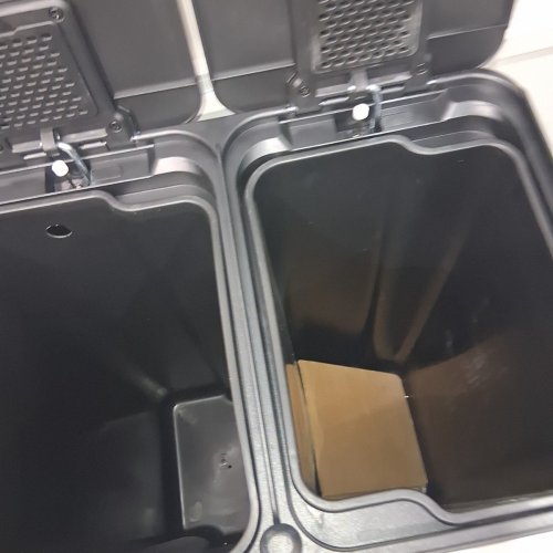SONGMICS COMPARTMENT PEDAL GARBAGE CAN WITH SOFT-CLOSE LID-X2 - 30L CANS - BLACK (MODEL: LTB741W01) image 4