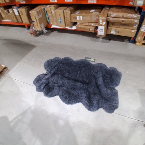 MON CHATEAU FAUX FUR QUAD RUG - 43.3" X 70.8" - GREY (MODEL: 2420081) image 3