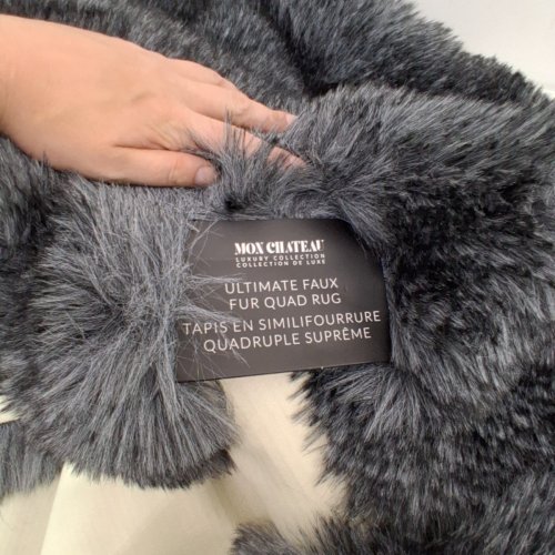 MON CHATEAU FAUX FUR QUAD RUG - 43.3" X 70.8" - GREY (MODEL: 2420081) image 4