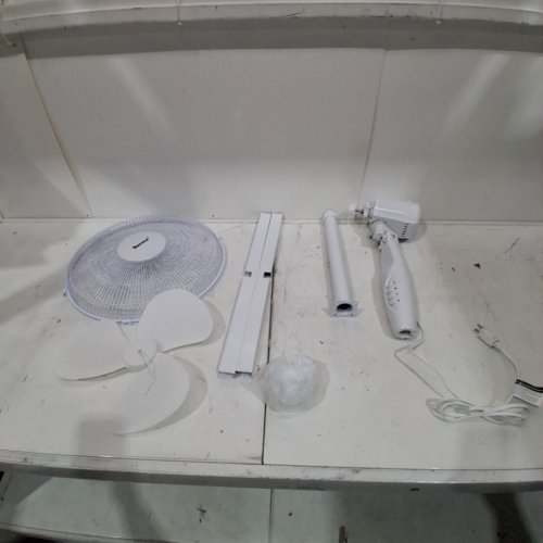 TOOLTECH 3-SPEED OSCILLATING PEDESTAL FAN - 16" - WHITE (MODEL: 100077) image 3