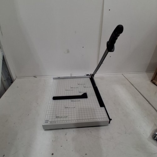 LOTHANEK GUILLOTINE PAPER CUTTER 10-SHEET TRIMMER WITH AUTO-PRESS CLAMP & MAGNETIC RULER - 15" X 12" - WHITE/BLACK (MODEL: 829-3) image 2