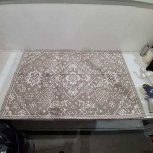 SADIE CHENILLE STYLISH ABSTRACT ACCENT RUG - 30" X 45" - BEIGE / TAUPE (MODEL: 1992776) image 3
