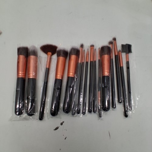 16PC PROFESSIONAL MAKEUP BRUSH SET - BLACK AND COPPER image 3