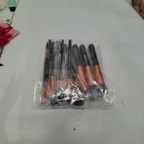 16PC PROFESSIONAL MAKEUP BRUSH SET - BLACK AND COPPER image 4