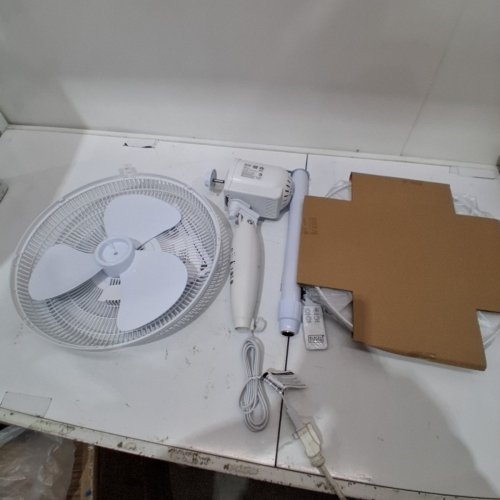 BLACK & DECKER 16" STANDING FAN MULTI-DIRECTIONAL (WHITE) (BFSR16W) image 3