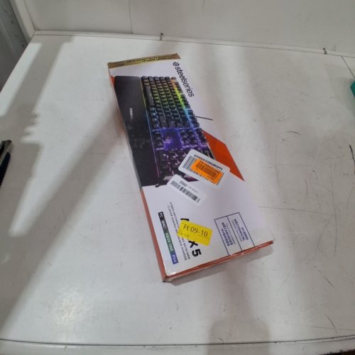 STEELSERIES APEX 5 MECHANICAL GAMING KEYBOARD – OLED SMART DISPLAY – USB PASSTHROUGH AND MEDIA CONTROLS – HYBRID GAMING SWITCHES BLUE – RGB BACKLIT (MODEL : APEX5) image 6