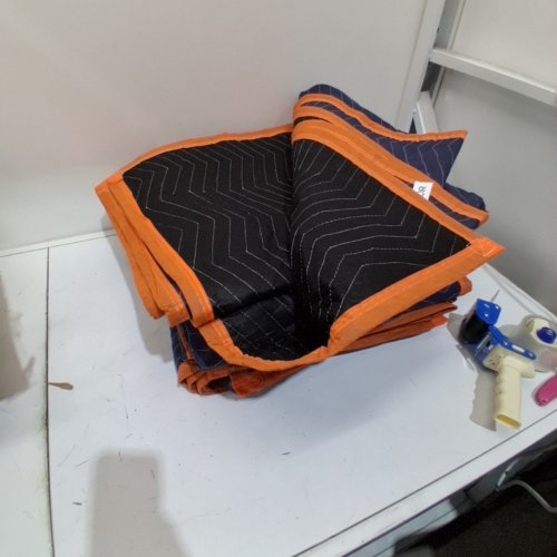 5PK VEVOR MOVING BLANKETS - 80" X 72" - NON-WOVEN & RECYCLED COTTON PACKING BLANKET - BLUE/ORANGE (MODEL: DCBYT80X72IN5J3EWV0) image 2