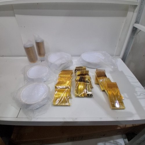 700PC HIMIYO DISPOSABLE PLASTIC DINNERWARE SET FOR WEDDING/PARTY - WHITE/GOLD - (MODEL: 700-YP-GOLD) image 2