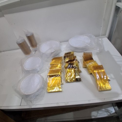 700PC HIMIYO DISPOSABLE PLASTIC DINNERWARE SET FOR WEDDING/PARTY - WHITE/GOLD - (MODEL: 700-YP-GOLD) image 3