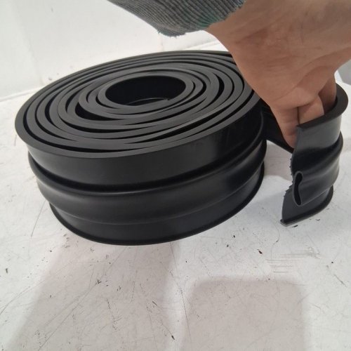 GARAGE DOOR THRESHOLD AND BOTTOM SEAL - 16FT - BLACK image 4