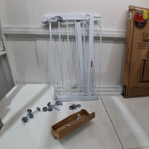 REGALO EASY STEP SAFETY GATE - 29"- 38.5" - WHITE (MODEL : 1160-DS) image 2