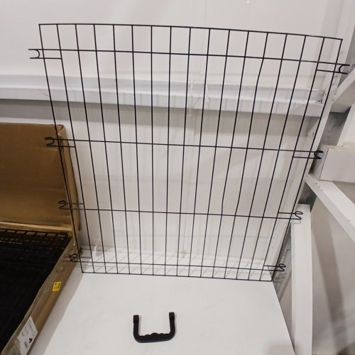 AMAZON BASICS FOLDABLE SINGLE DOOR DOG METAL CRATE WITH DIVIDER AND HANDLE - 42" - BLACK image 4