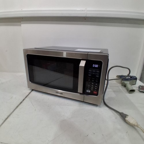 TOSHIBA COMPACT COUNTERTOP MICROWAVE OVEN - 1.2CU.FT - 1500W - STAINLESS STEEL (MODEL: ML-EM31P(SS)/CA) image 3