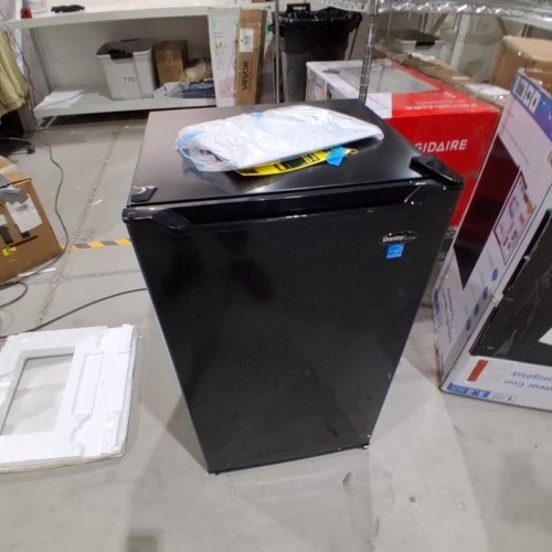 DANBY COMPACT FRIDGE - 3.2CUFT - BLACK - (MODEL: DAR032B2BM) image 6