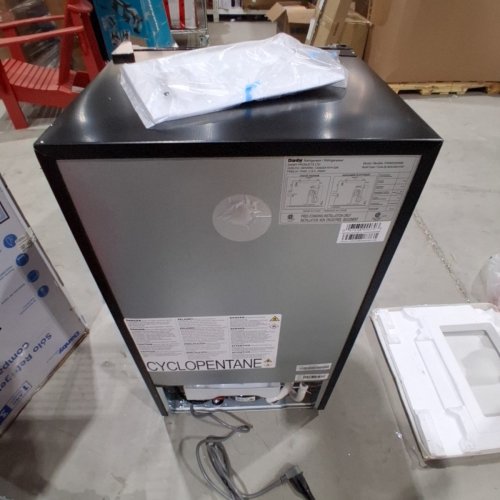 DANBY COMPACT FRIDGE - 3.2CUFT - BLACK - (MODEL: DAR032B2BM) image 9
