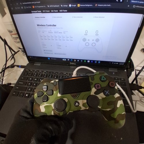DUALSHOCK 4 GREEN CAMOUFLAGE CONTROLLER - PLAYSTATION 4 GREEN CAMOUFLAGE EDITION image 2