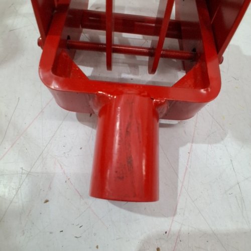 OKSTENCK PORTABLE WALL JACKS FOR FRAMING & LIFTING WALL BEAMS USED WITH 1-1/2" X 3-1/2" CEDAR POLES OR 1" DIAMETER STEEL TUBING UP TO 1,000 LBS LOAD CAPACITY - RED (ITEM: YL0126) image 4