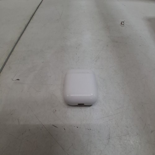 APPLE AIRPODS 1ST GEN WIRELESS BLUETOOTH HEADSET WITH CHARGING CASE - WHITE (MODEL: MMEF2C/A, A1523, A1722, A1602) image 5