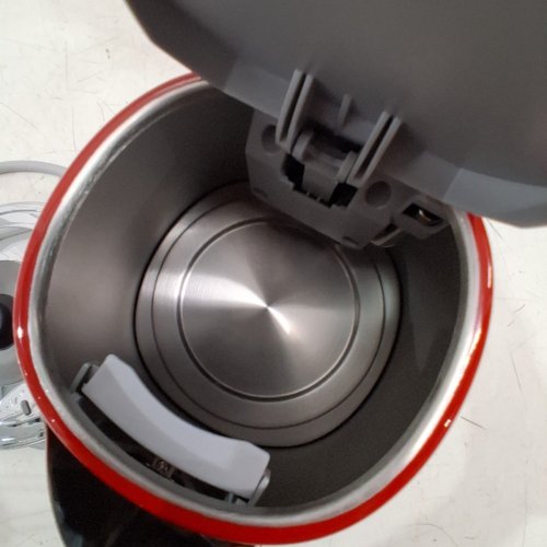 SMEG 50'S RETRO STYLE KETTLE WITH 360° SWIVEL BASE - 1.7L - RED (MODEL: KLF03RDUS) image 4