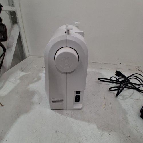 SINGER LIGHTWEIGHT & PORTABLE SEWING MACHINE WITH 45 STITCH APPLICATIONS - WHITE - (MODEL: M1150) image 6