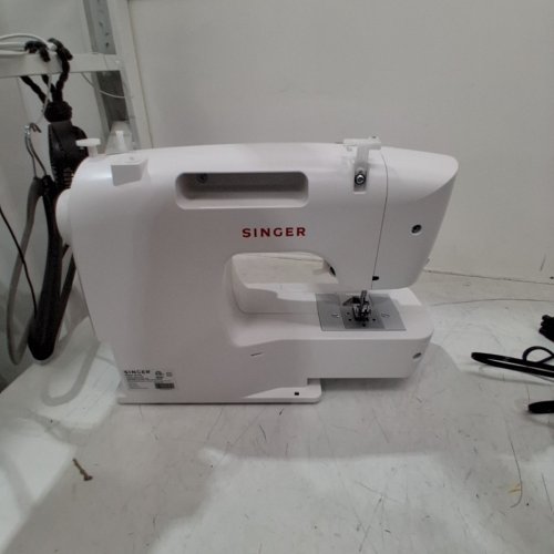 SINGER LIGHTWEIGHT & PORTABLE SEWING MACHINE WITH 45 STITCH APPLICATIONS - WHITE - (MODEL: M1150) image 7