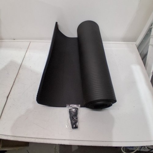 AMAZON BASICS YOGA/EXCERSISE MAT - 74'' X 24'' - BLACK image 2
