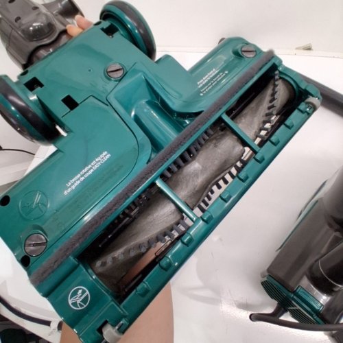 SHARK ULTRA LIGHTWEIGHT CORDED STICK VACUUM WITH EASY EMPTY CANISTER - 120V - GREEN/GREY (MODEL: CS110EMC) image 5