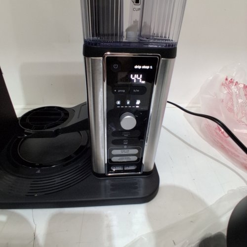 NINJA® HOT & ICED, SINGLE SERVE OR DRIP COFFEE MAKER WITH RAPID COLD BREW 10 CUP CARAFE - BLACK (MODEL: CM360C) image 2
