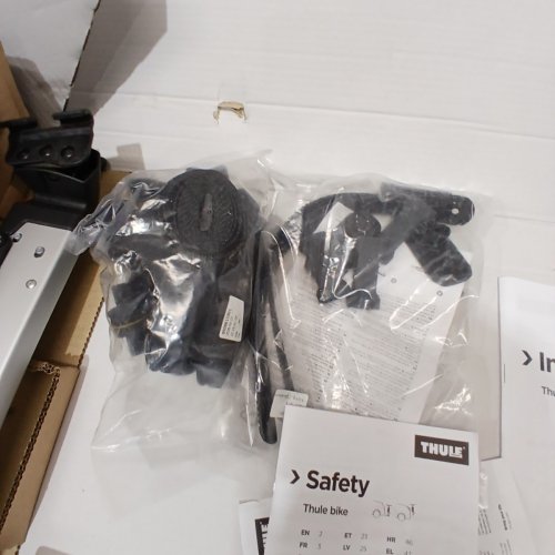 THULE OUTWAY TRUNK MOUNT 3 BIKE RACK - BLACK/SILVER (MODEL: 995005) image 4