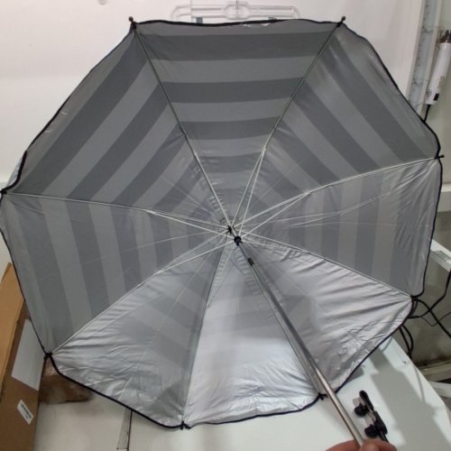 CLAMP-ON UMBRELLA - NAVY/WHITE image 3