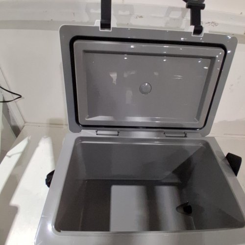 VEVOR LIGHTWEIGHT HARD COOLER WITH ICE RETENTION - 26 QT - WHITE image 2