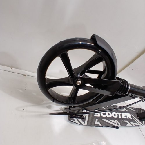 KICK SCOOTER WITH SHOCK ABSORPTION - BLACK, WHITE image 4