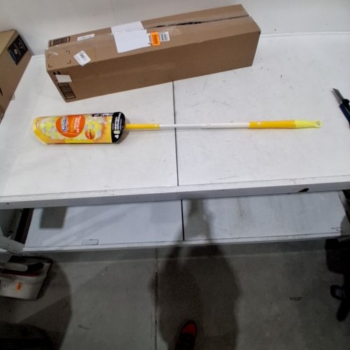 SWIFFER DUSTER HEAVY DUTY STARTER KIT WITH REFILL image 2
